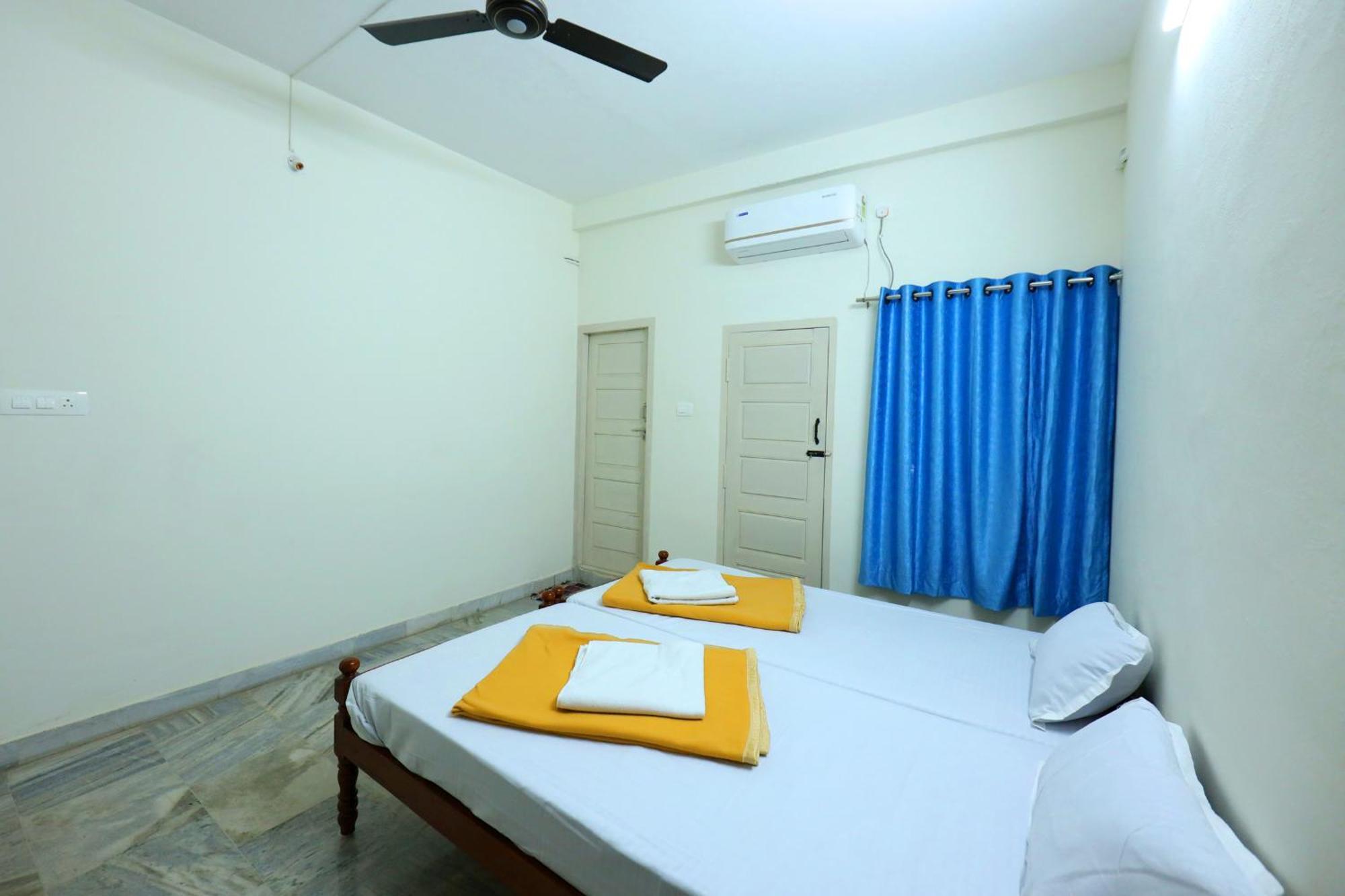 Hotel Temple View Residency à Chottanikara Extérieur photo