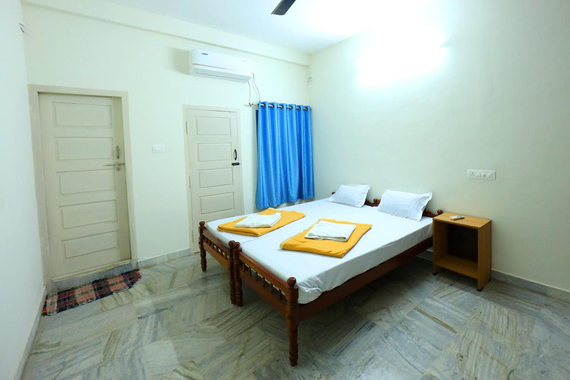 Hotel Temple View Residency à Chottanikara Extérieur photo